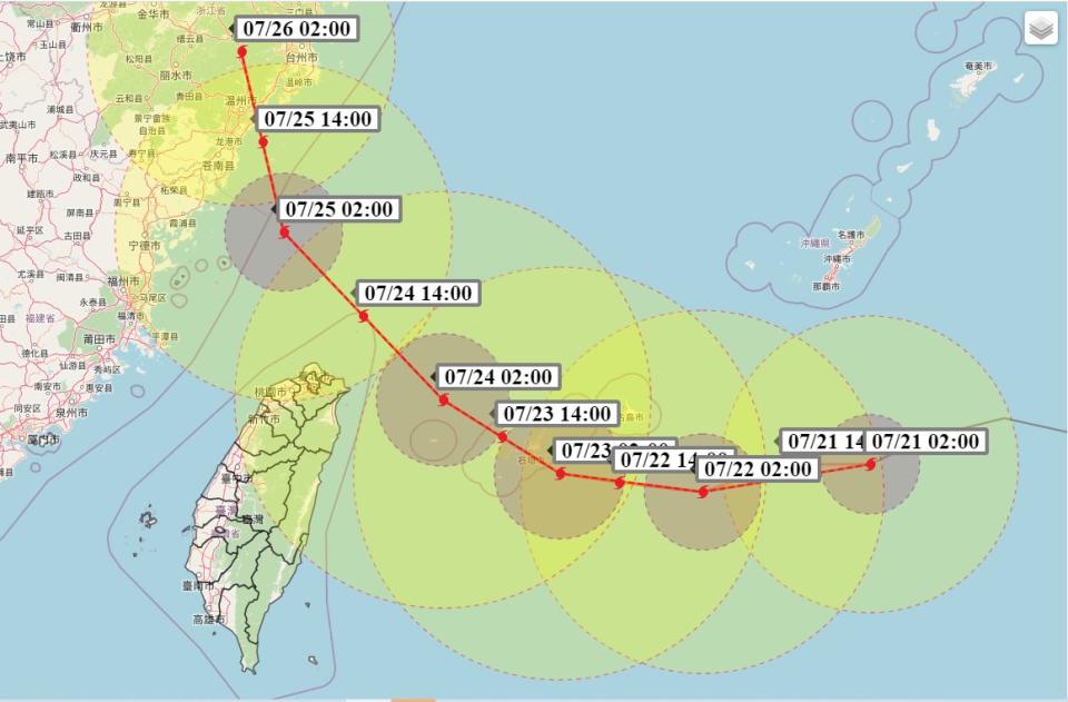 「烟花」路徑往北修正，但不確定性仍大，預估24日會擦過北台灣。（圖／翻攝自彭啟明臉書）