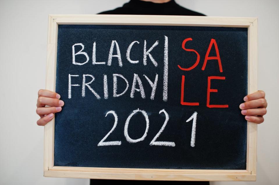 Black Friday Sale 2021 written on blackboard (Getty Images/iStockphoto)