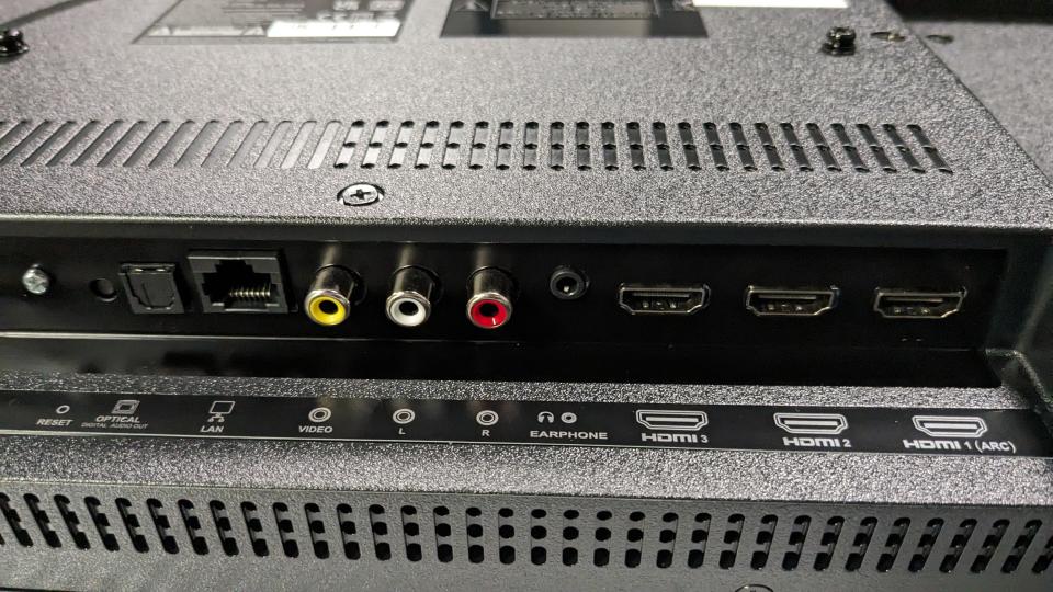 JVC LT-32CR230 connections panel