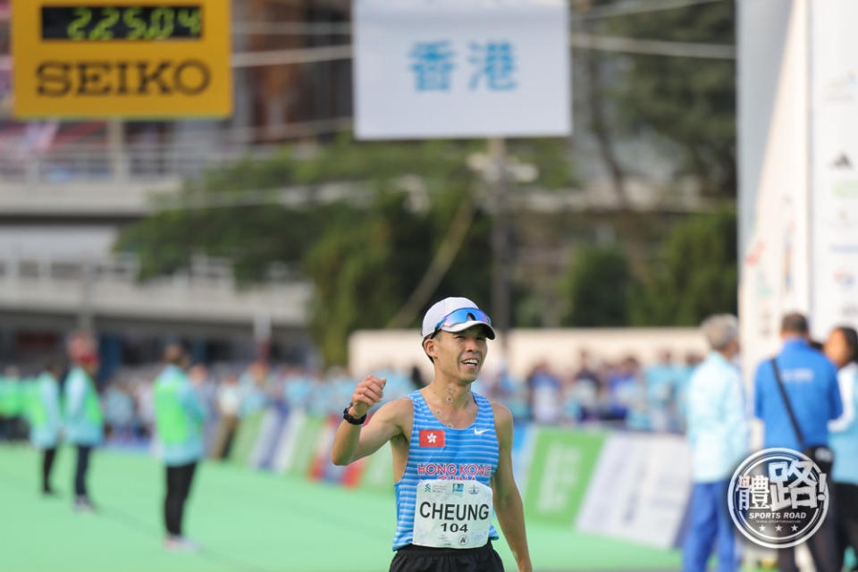 張耀樑奪本地全馬男子組亞軍，時間為2:24:51