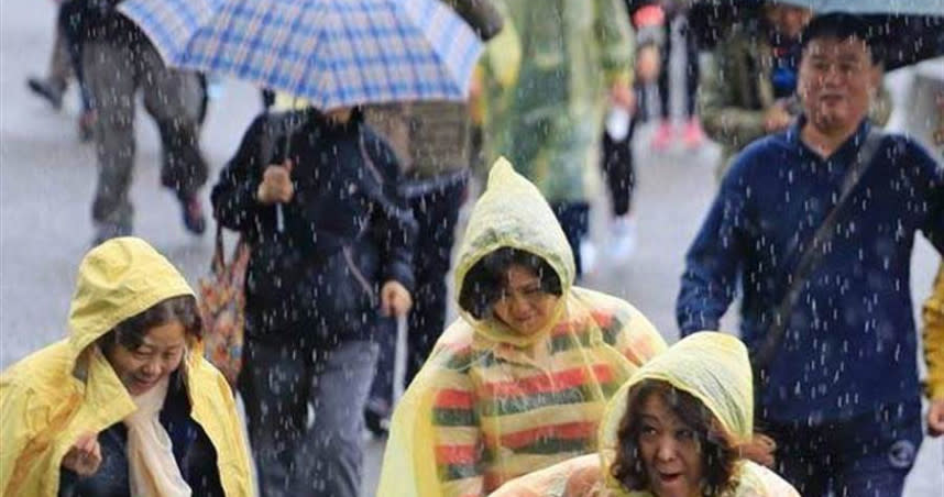 今天起連雨三天，越晚雨越大。（圖／報系資料照片）