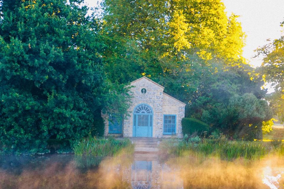 Stay in a tree house, bell tent or cosy cottage (West Lexham)