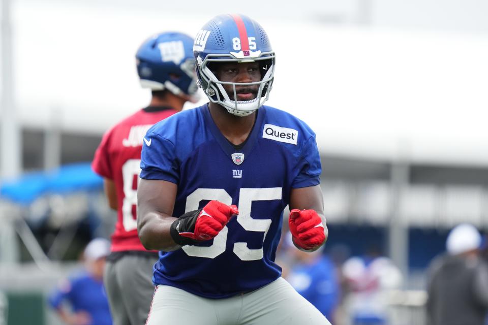 Jul 25, 2024; East Rutherford, NY, USA; New York Giants tight end Chris Manhertz (85) participates in a drill during training camp at Quest Diagnostics Training Center. Mandatory Credit: Lucas Boland-USA TODAY Sports