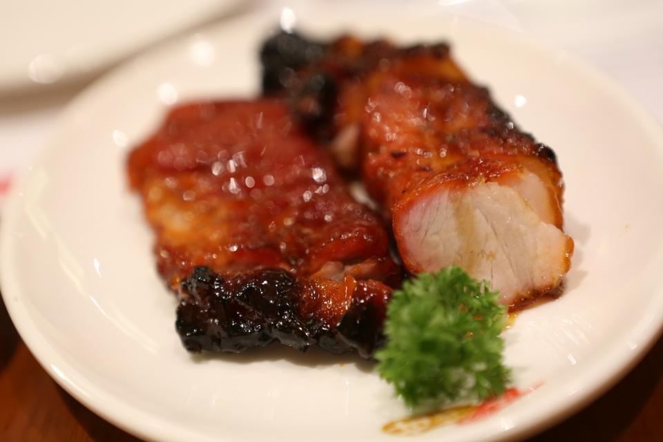 Each slice of the smoky-flavoured ‘toro’ char siu has a good balance of lean meat and fat.