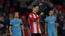 Football Soccer - Athletic Bilbao v Barcelona - Spain King's Cup - San Mames stadium, Bilbao, Spain - 20/01/16.Athletic Bilbao's Aritz Aduriz celebrates his goal. REUTERS/Vincent West