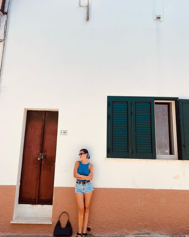 Pinar Deniz (Secretos de familia) de vacaciones en Puglia, Italia