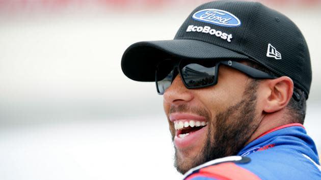 Black NASCAR driver Darrell Wallace Jr. has strong support heading into  historic debut - Yahoo Sport