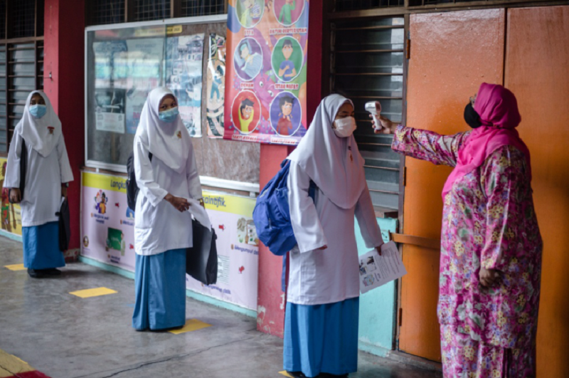 Khairy Jamaluddin said that along with Education Minister Datuk Mohd Radzi Md Jidin, he is working ensure that all staff within primary and secondary schools, including support staff, will be vaccinated. ― Picture by Firdaus Latif