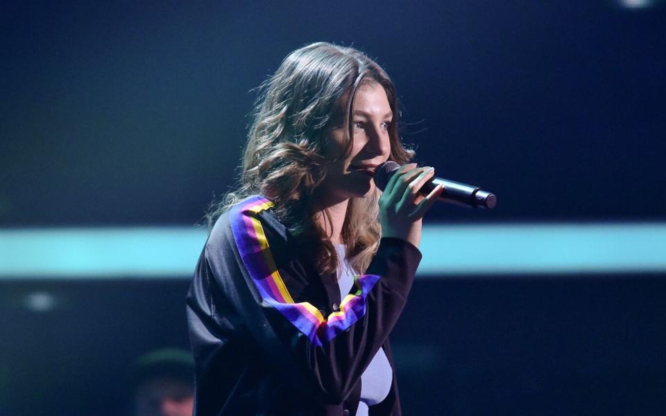 Die nach eigenen Angaben "eigentlich introvertierte Lucy Grimm sang sich ins Team von Rea Garvey.  (Bild: ProSieben / SAT.1 / André Kowalski)