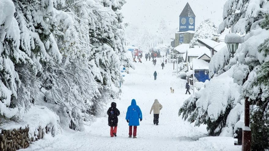 Decenas de excursiones se pueden realizar con el alquiler auto Bariloche o con empresas de turismo.