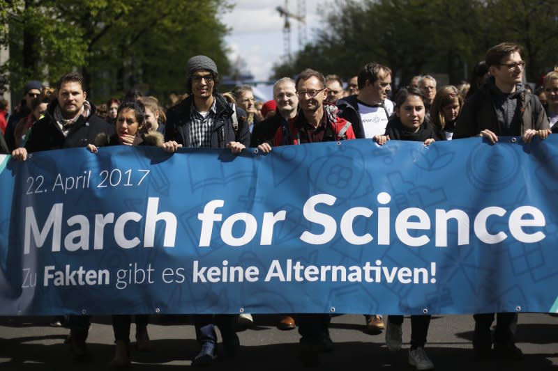 全球逾600城市響應「科學進軍」活動，圖為德國柏林遊行（AP）