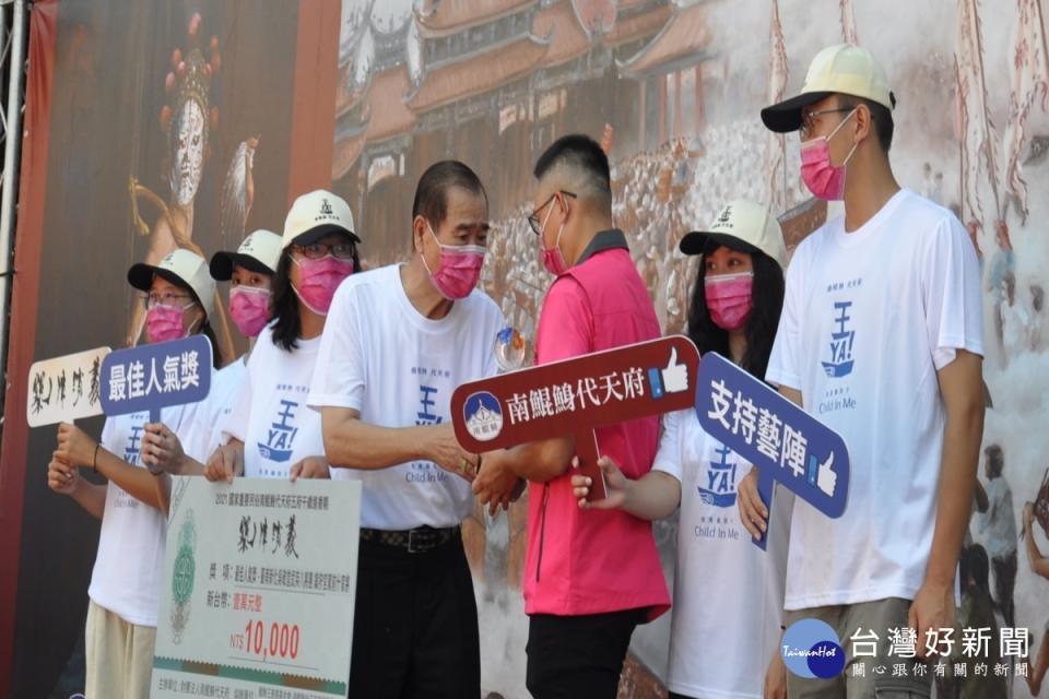 侯賢遜總幹事表揚人氣團隊。