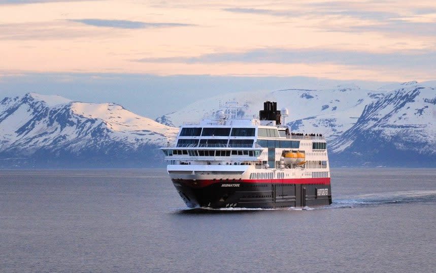 hurtigruten roald Amundsen - Hurtigruten 