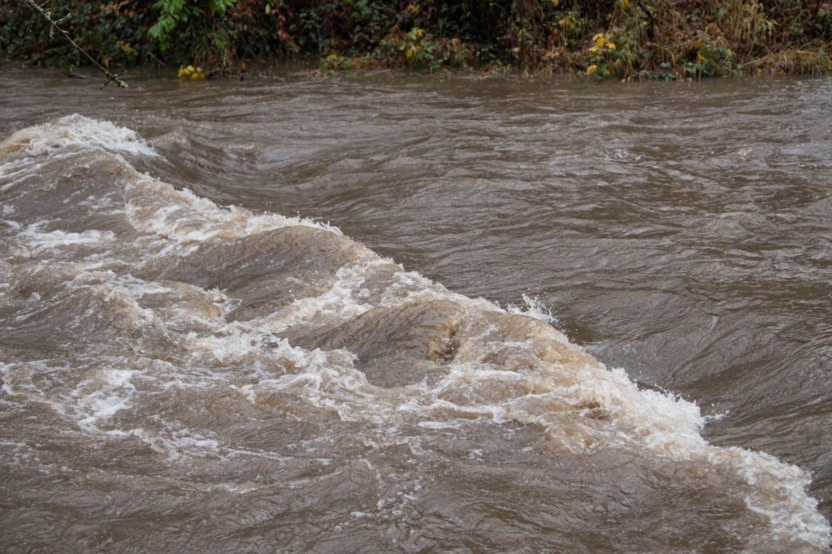 Starker Regen und warme Temperaturen könnten am Wochenende zu leichten Überschwemmungen im Nordwesten Oregons führen