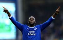 <p>Jose Mourinho will seinem Ex-Klub eins auswischen und Chelsea Romelu Lukaku vor der Nase wegschnappen, schreibt die „DailyMail“. Demnach wollen die „Red Devils“ Everton den Deal schmackhaft machen, indem sie Wayne Rooney an seinen Jugendverein abgeben und mit dem Wechsel verrechnen. Das wäre ein Super-Tausch im Sinne beider Seiten. (Getty Images)</p>