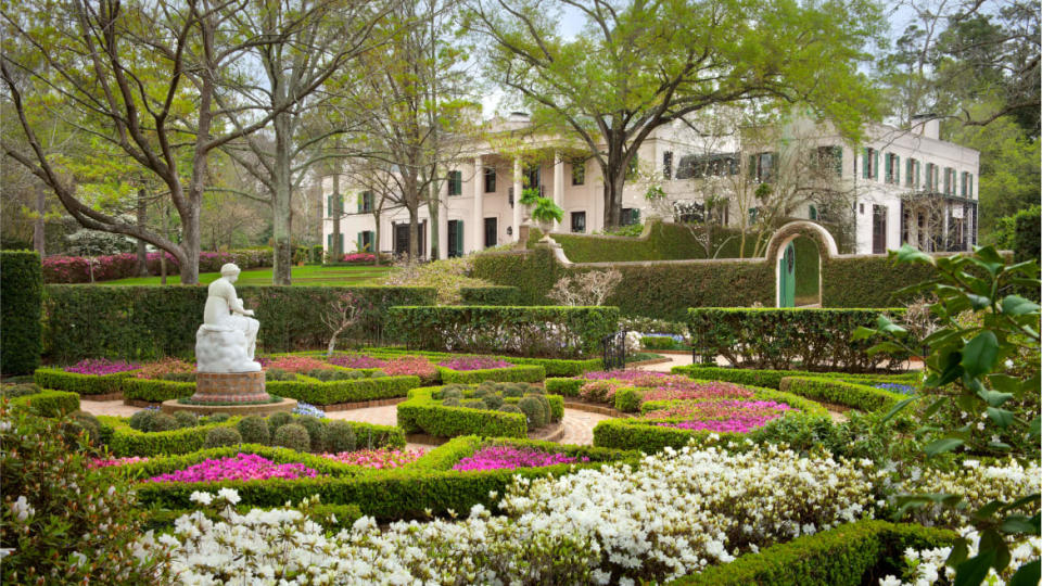 <div class="inline-image__caption"><p>Bayou Bend & Gardens</p></div> <div class="inline-image__credit">Rick Gardner</div>