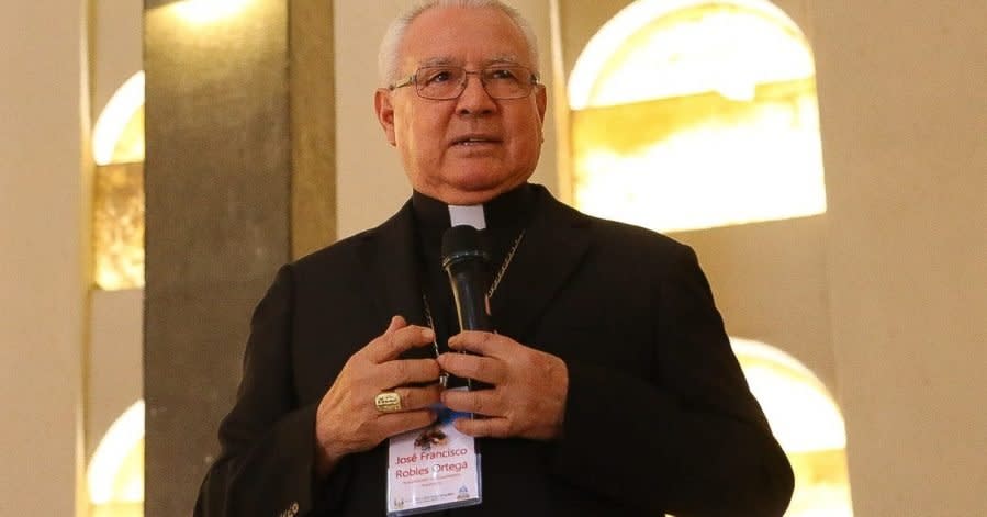 cardenal Francisco Robles