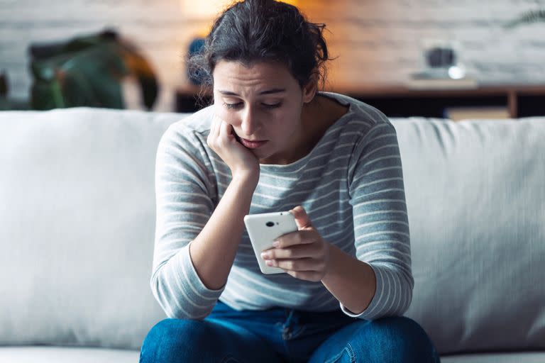 Cuando los chicos empiezan a salir, las nuevas tecnologías permiten calmar la ansiedad en casa