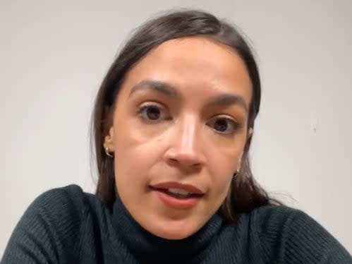 En una hora de video en vivo de Instagram el miércoles, la congresista demócrata dio más información sobre su experiencia. (Instagram/ AOC)