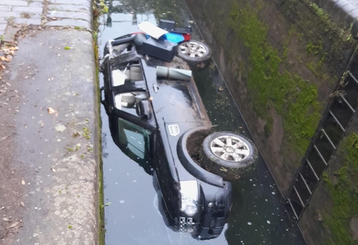 There has been a spate of incidents involving cars dumped in canals in the West Midlands. (Canal & River Trust)
