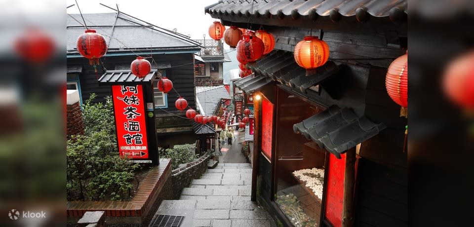 Jiufen Old Street & Northeast Coast Tour. (Photo: Klook SG)