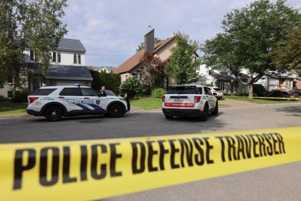 Police in Repentigny responded to a 911 call Sunday morning for a disoriented man reportedly armed with a knife. (Mathieu Wagner/Radio-Canada - image credit)