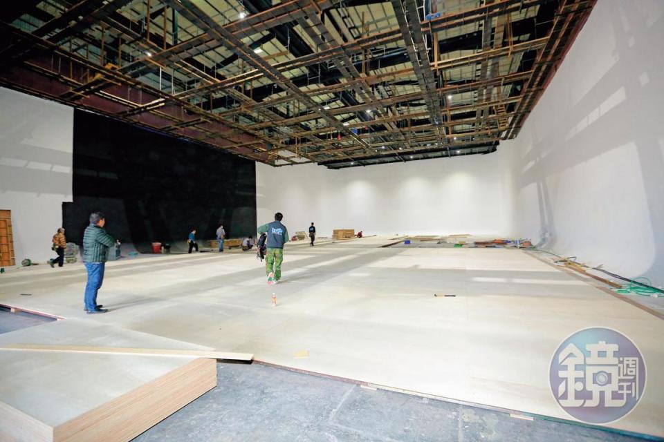 林口阿榮片廠最大的攝影棚占地400多坪，便於劇組在室內搭景拍攝。