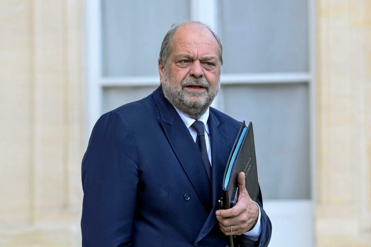 Éric Dupond-Moretti a annoncé la suspension de la femme qui a intimé à sa voisine de retourner à sa « niche ».  - Credit:ISA HARSIN/SIPA / SIPA / ISA HARSIN/SIPA