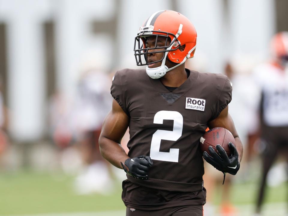 Amari Cooper takes part in practice with the Cleveland Browns.