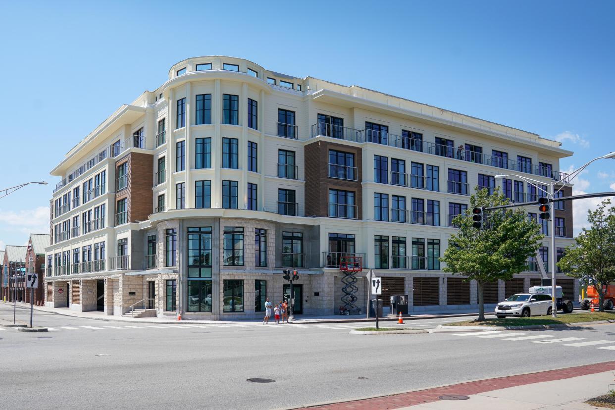 The Brenton Hotel is located on the corner of America's Cup Avenue and Long Wharf.