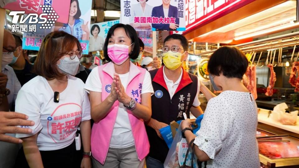 柯志恩今早掃街。（圖／TVBS）