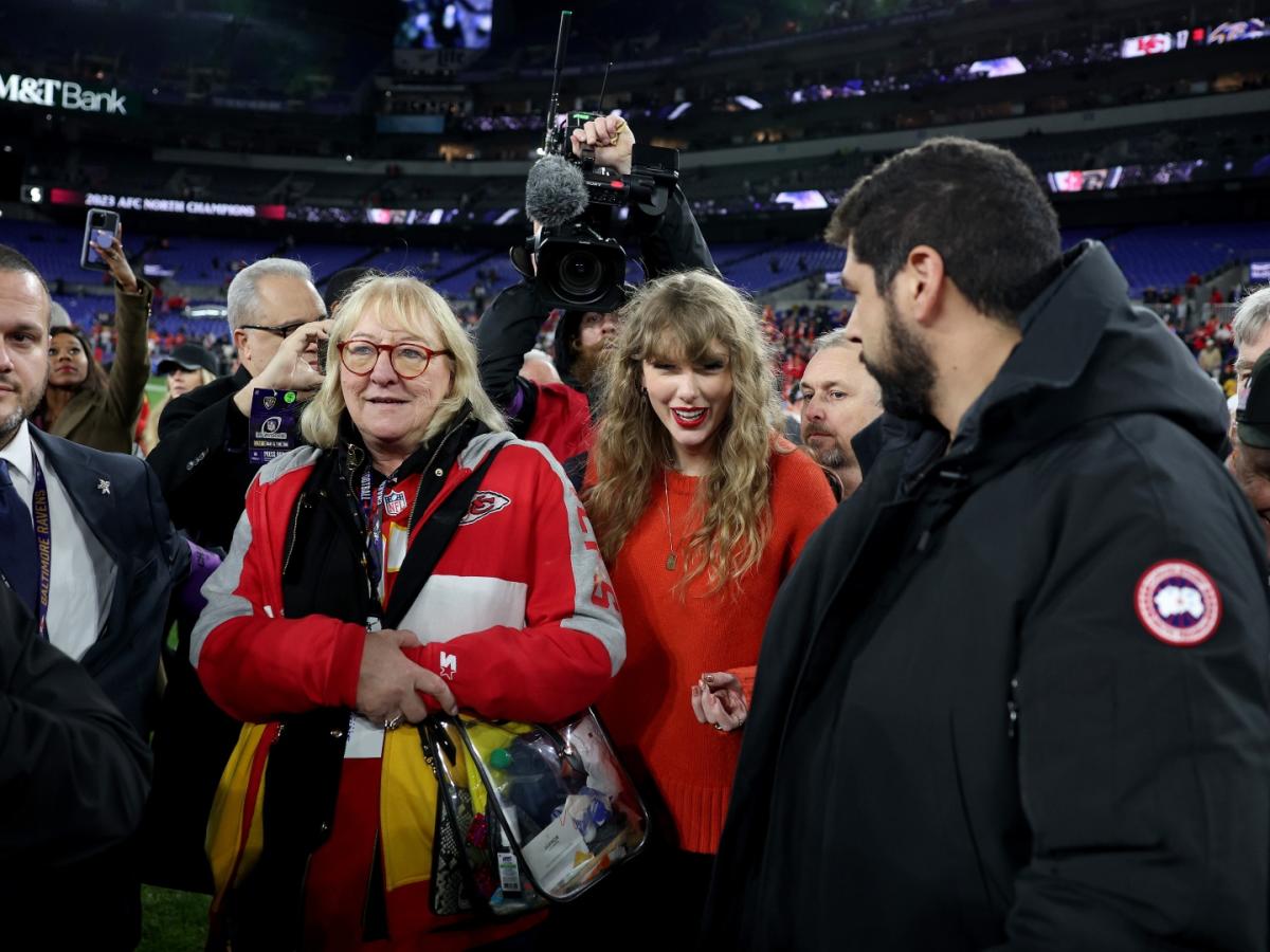 Donna Kelce's Gift to Taylor Swift Might Be an Indication Where Her Travis  Kelce Romance Is Heading