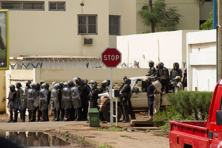 Malians riot police prepare prepare to break up a banned opposition march on a street in Bamako, Mali June 2, 2018. REUTERS/Idrissa Sangare