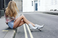 <p>Shorts aren’t just for sandals. Pair with a stylish pair of ankle boots for one winning look. [<i>Photo: Instagram/ RebeccaSpencerxx]</i></p>