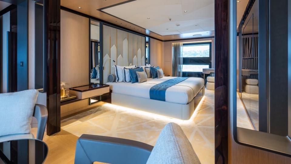 Tankoa Superyacht 'Grey' Main Suite