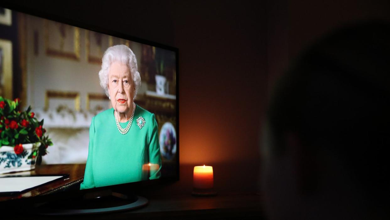 Die britische Königin Elizabeth II. wendet sich in einer Fernsehansprache an die Nation und den Commonwealth.