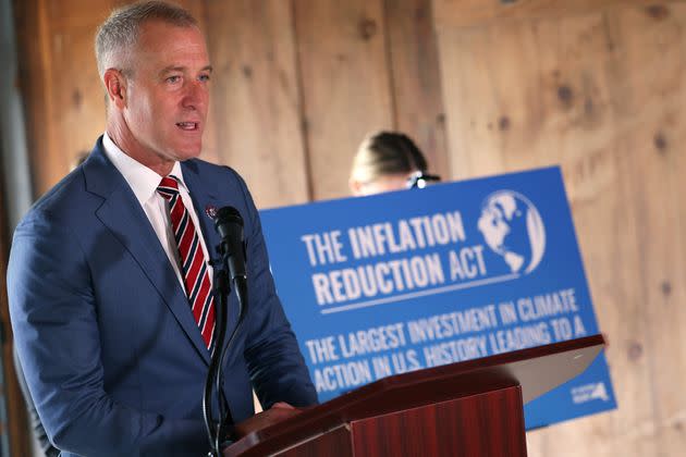 Maloney touts the environmental benefits of the Inflation Reduction Act in Cold Spring, New York, on Wednesday. The law has added to his momentum in the primary. (Photo: Michael M. Santiago/Getty Images)