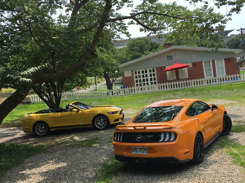 2018 MUSTANG 2.3 ECOBOOST vs 2015 MUSTANG敞篷版