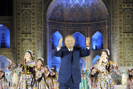 Uzbekistan's President Islam Karimov takes part in the Sharq Taronalari (Melodies of the East) International Music Festival in Samarkand, Uzbekistan, August 28, 2015. REUTERS/Muhammadsharif Mamatkulov/File Photo