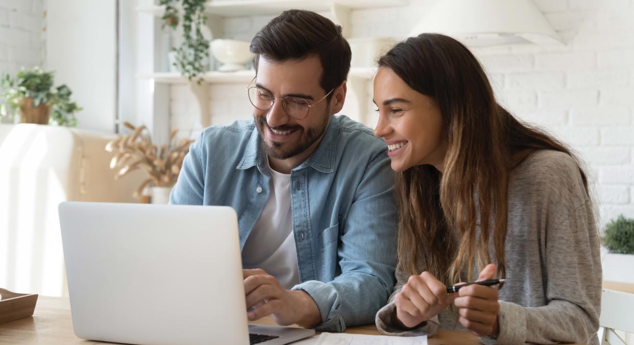 Broadband deals can be confusing so we've created this guide on how you can reduce your internet bills. (Getty)