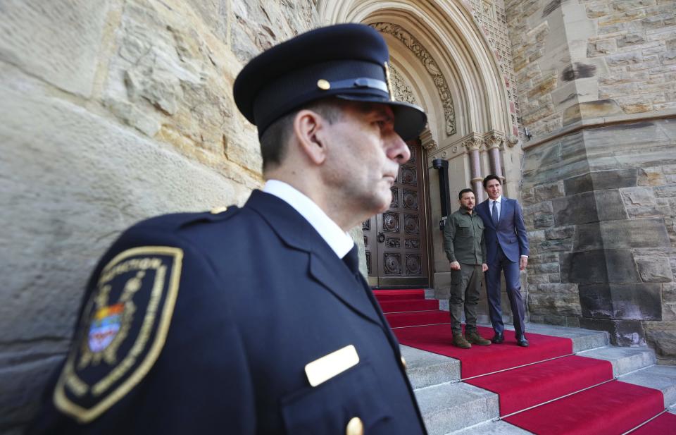 Prime Minister Justin Trudeau poses with Ukrainian President Volodymyr Zelenskyy as he arrives on Parliament Hill in Ottawa on Friday, Sept. 22, 2023. (Sean Kilpatrick /The Canadian Press via AP)