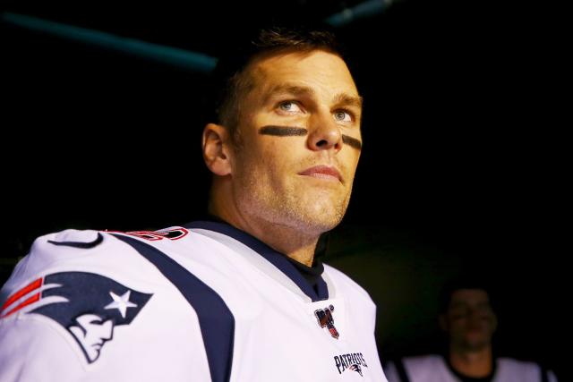 Rob Gronkowski believes he could help Tom Brady, hints at reunion in 2023