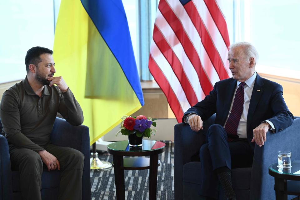 Ukraine's President Volodymyr Zelensky, left, and U.S. President Joe Biden at the G7 Leaders' Summit in Hiroshima on Sunday.