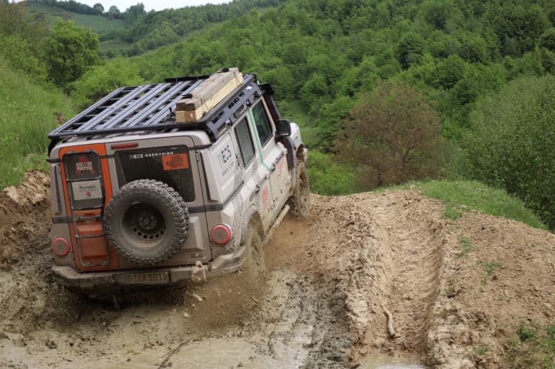 Sports utilities (SUVs) are ten a penny these days but genuine off-road vehicles are much rarer - just like opportunities to make proper use of them. That's why the Ineos Grenadier and some very rough Romanian terrain were just made for each other. Thomas Geiger/dpa