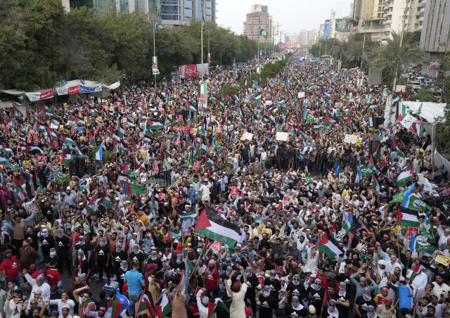 Football players voice solidarity with Palestine as Israel continues Gaza  bombardment