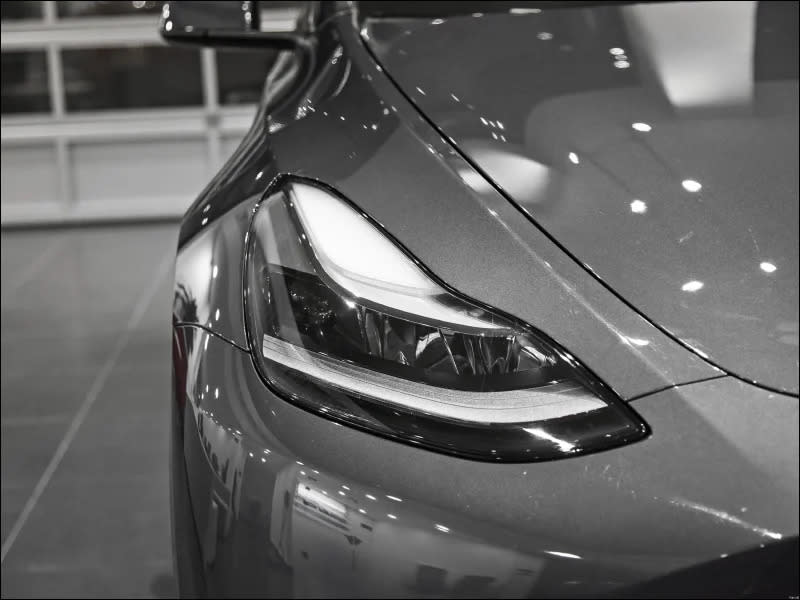 Tesla Model Y 推出標準續航後驅版本和七人座版本