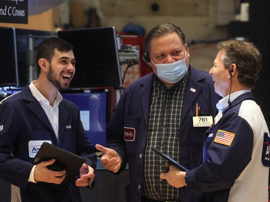 traders nyse laugh happy mask