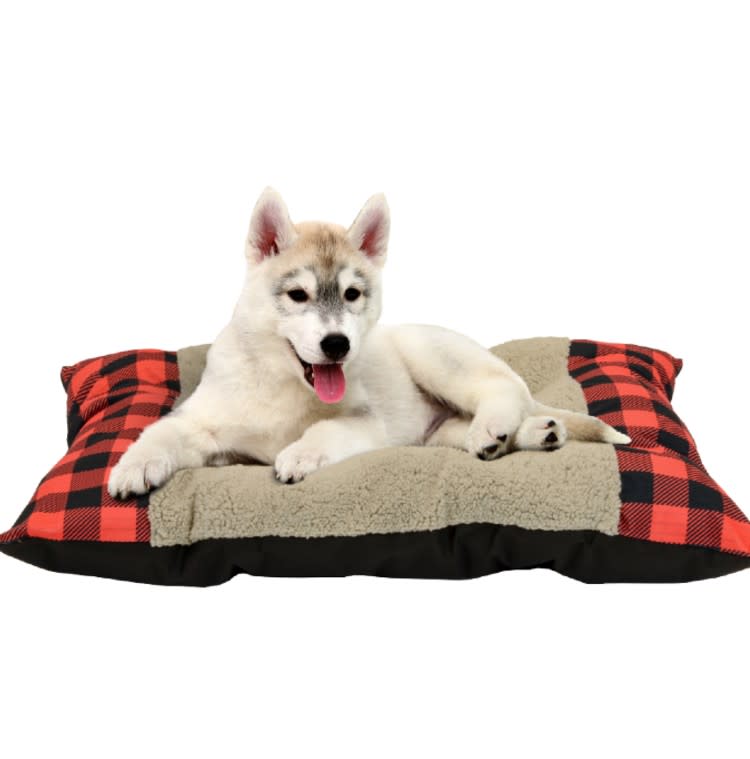 Plaid Tufted Plush Pet Bed. (Photo: Walmart)