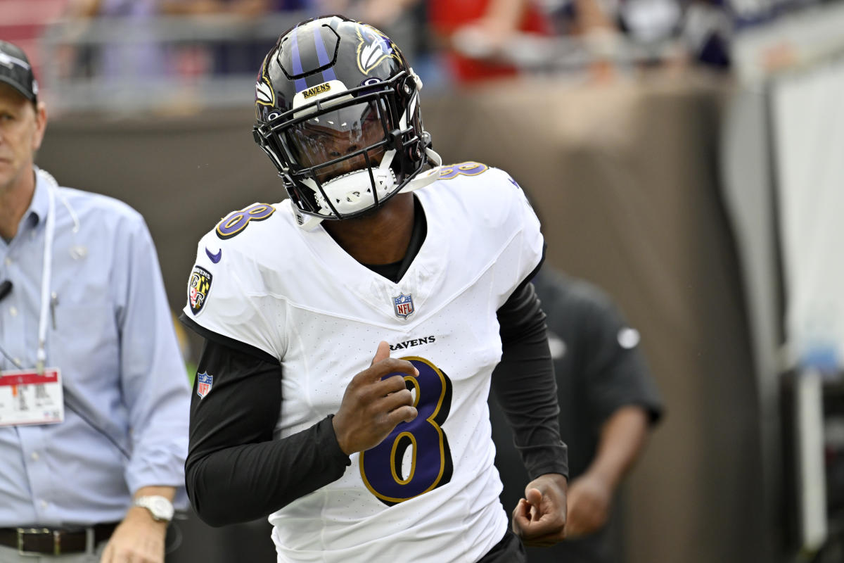 Baltimore Ravens running back Justice Hill (43) works out before an NFL  football game against the Houston Texans , Sunday, Sept. 10, 2023, in  Baltimore. (AP Photo/Nick Wass Stock Photo - Alamy