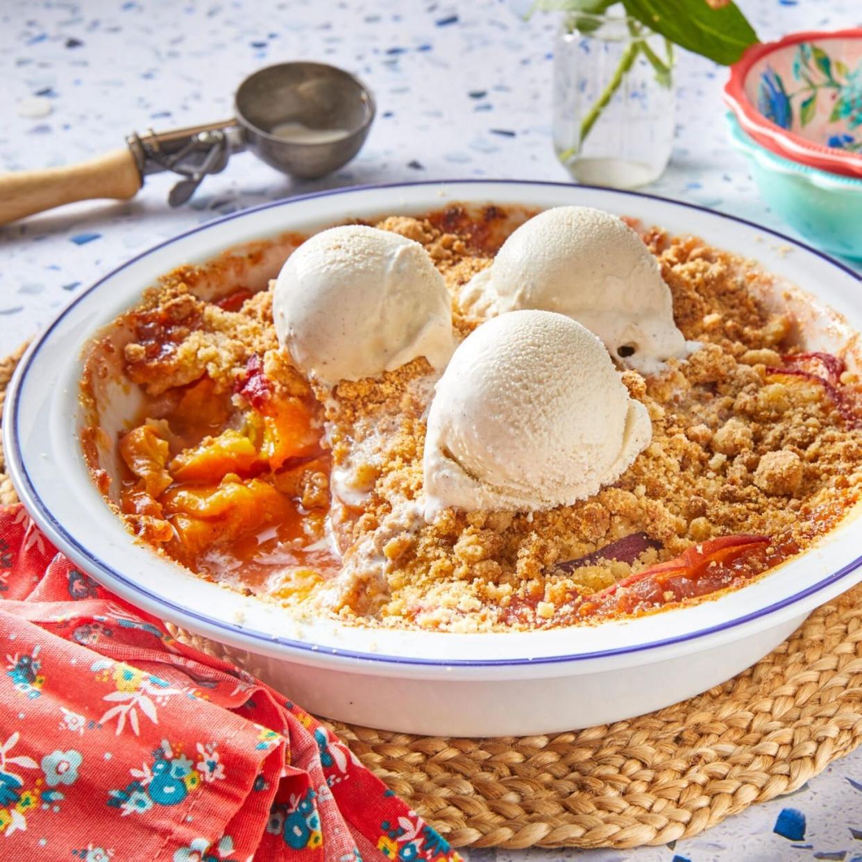 peach crumble